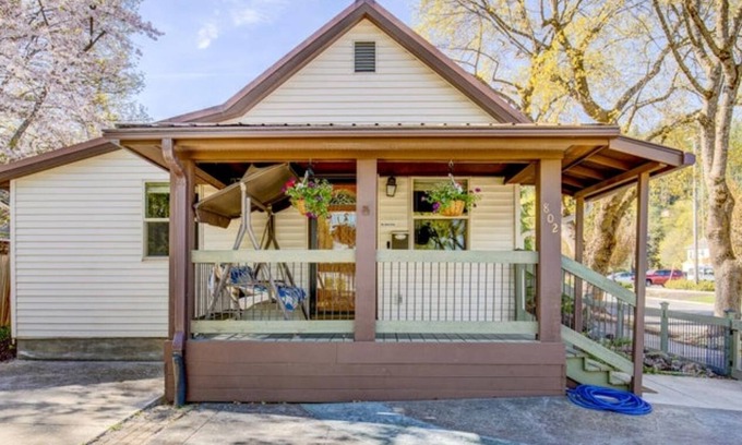 Coeur d'Alene Cottage | Charming 2-bedroom cottage in nice Coeur d'Alene with WiFi, AC & Hot Tub
