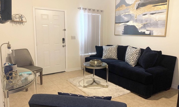 Rosita South Apartment | Charming 2-bedroom apartment a stone’s’ throw away from best casino in Texas.