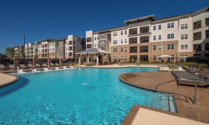 Madison Apartment | Charming 2-bedroom apartment with WiFi, AC in lovely Madison
