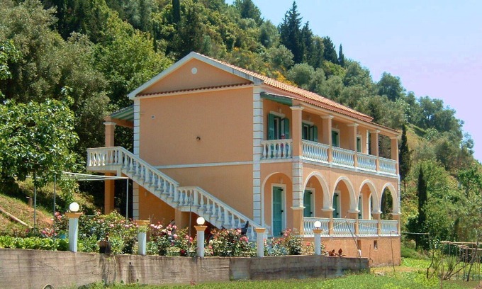 Lefkimmi Apartment | Charming 2-bedroom apartment in Vitalades with WiFi and AC