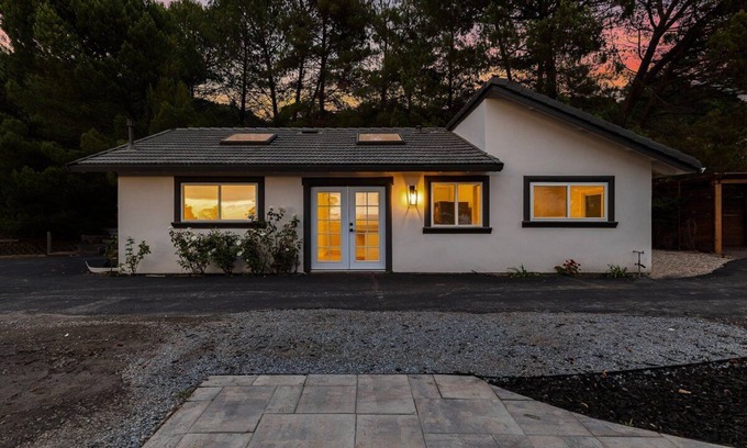 Santa Rosa Cottage | Charming 2-bedroom cottage with amazing city and mountain views