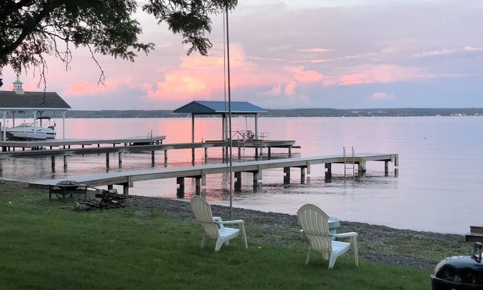 Town of Benton Cottage | Charming 2-bedroom cottage on Seneca Lake, with WiFi, AC, level beach frontage