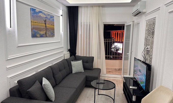 Sultanahmet Apartment | Charming 2 bedroom Flat with Turkish Hammam Near Blue Mosque and Hagia Sofia