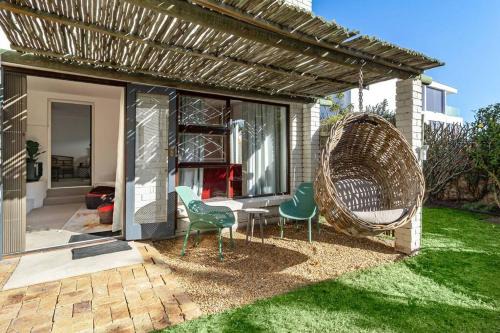 Camps Bay Apartment | Charming 2 Bedroom, Garden Cottage, Camps Bay, Cape Town, South Africa