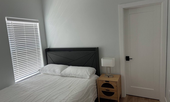 Sacramento House | Charming 2-bedroom house in Pleasant Sacramento with AC