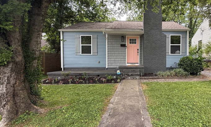 Knoxville House | Charming 2-bedroom house in Knoxville with WiFi and AC