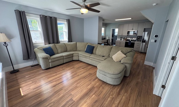 Manhattan House | Charming 2-bedroom house- 3 blocks from Aggieville in wonderful MHK