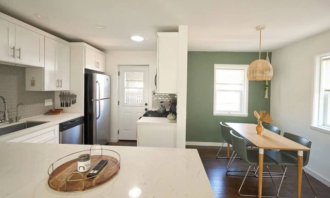 City Heights House | Charming 2-bedroom house with AC, WiFi in lovely San Diego