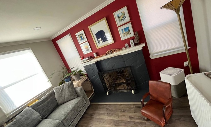 Cheverly House | Charming 2 bedroom house, family and pet friendly close to Washington D.C.