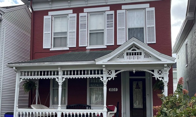 Lindenwald House | Charming 2-bedroom house with AC and WiFi in lovely Hamilton