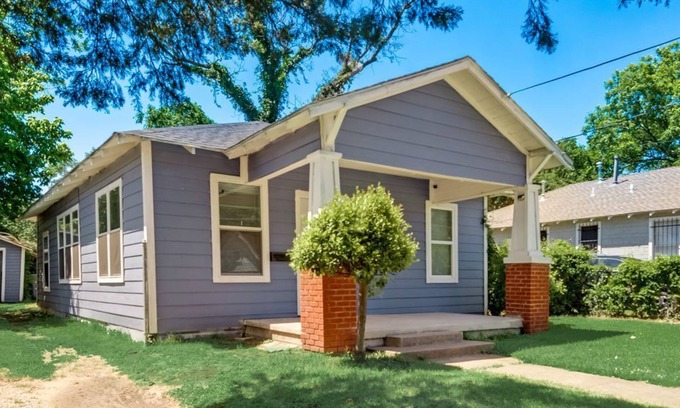 Dallas House | Charming 2-bedroom house in Fair Park Dallas