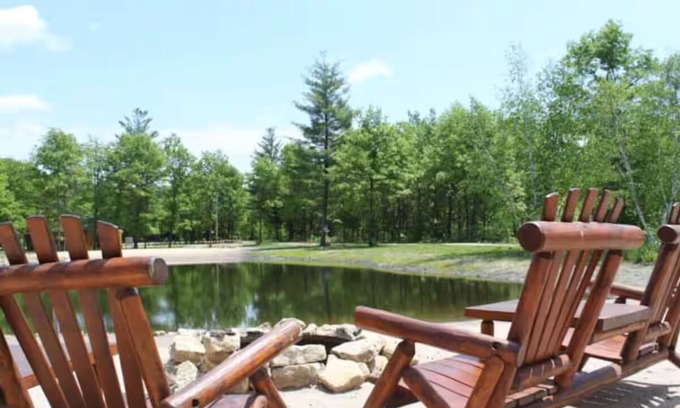 New Lisbon Cabin | Charming 2-bedroom Loft cabin in serene New Lisbon