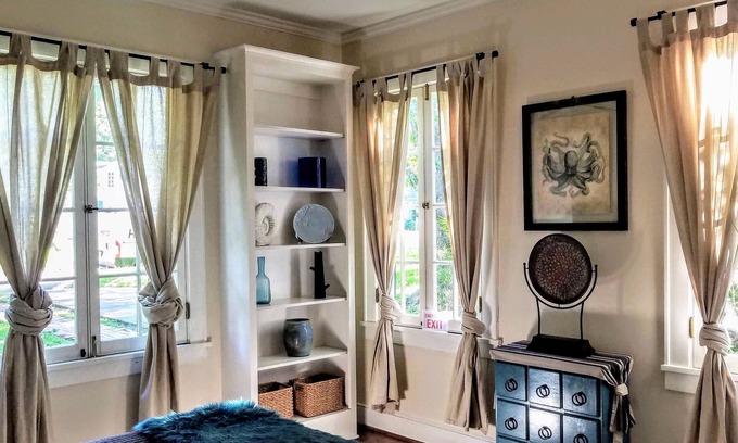 Montgomery House | Charming 2 Bedroom Suite in Cloverdale District