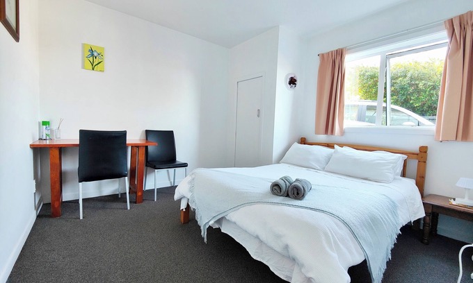 Johnsonville House | Charming 2-bedroom unit in lovely Wellington with AC, WiFi sale on now