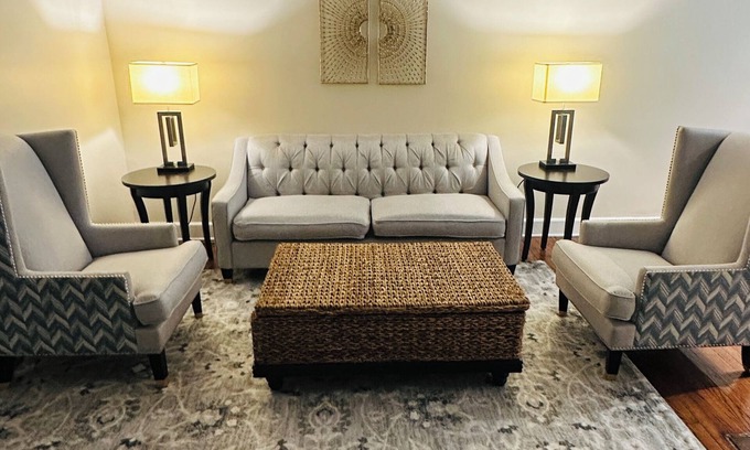 Highlands - Perkins Condo | Charming 2-Bedroom Condo in Baton Rouge close to LSU and Downtown