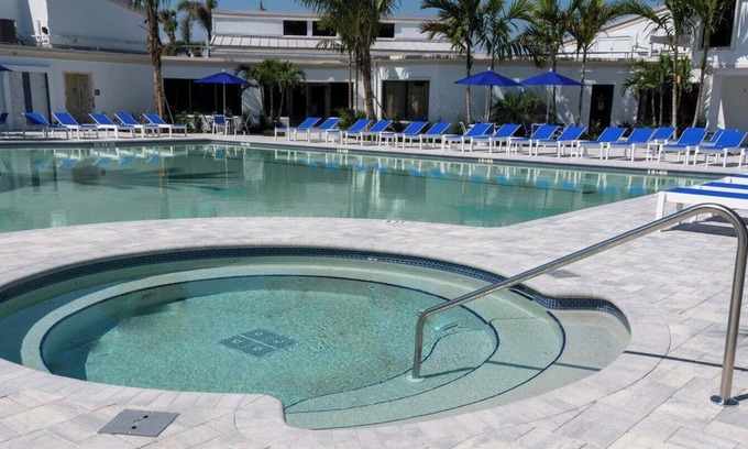 Fort Pierce Condo | Charming 2-bedroom condo, fitness room, on golf course, tiki, Hutchinson Island