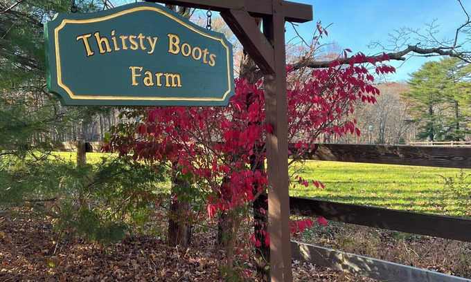 Killingworth Cottage | Charming 2-bedroom farm cottage in quiet Killingworth neighborhood