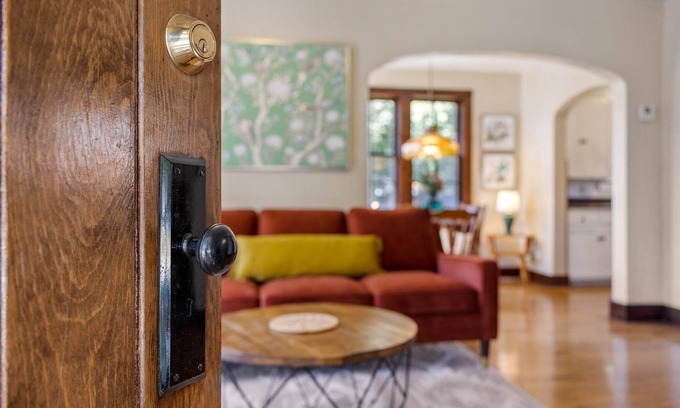 Mount Vernon House | Charming 2 bedroom cottage in Mt Vernon