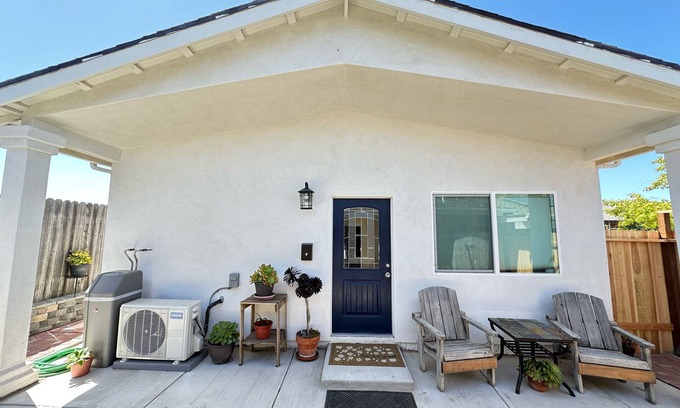 Santa Maria Cottage | Charming 2-bedroom cottage with WiFi, AC in Santa Maria