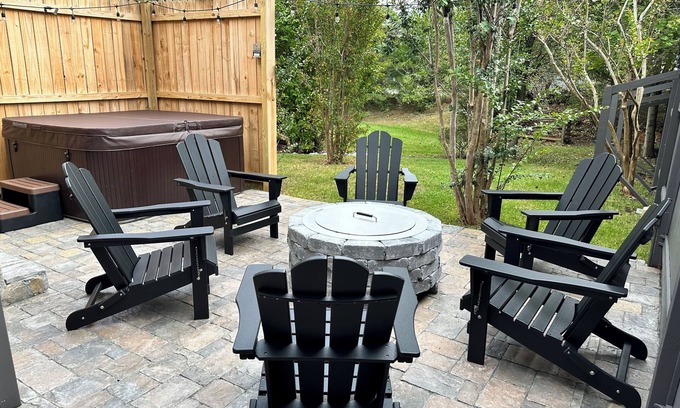 Sevierville House | Charming 2-bedroom townhome with game room, WiFi, AC, only 10 min to Dollywood.