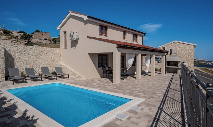 Zubovici Villa | Charming 2-bedroom Villa Kamia with heated swimming pool in fabulous Zubovići