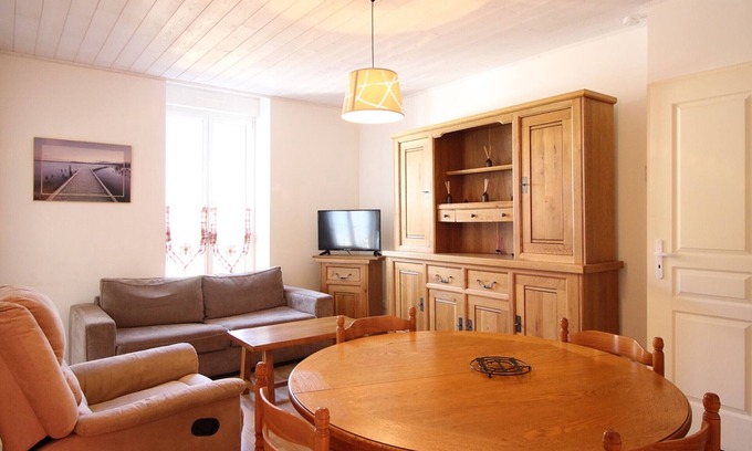 Mont-Dore Apartment | Charming 2-BR Apartment, Private Garage, Near Mont-Dore Center