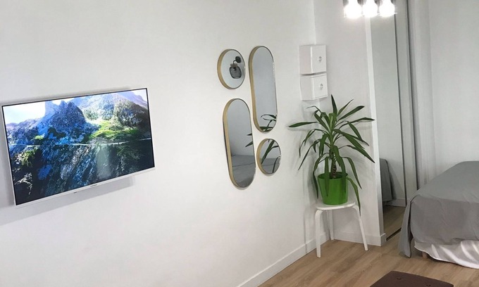 Louvres Apartment | Charming 25m2 studio near CDG, Asterix, sandy sea