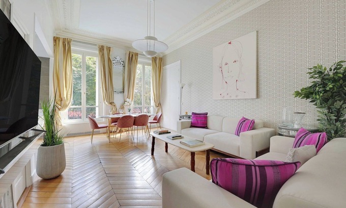 Champs-Elysees Apartment | Charming 2BR/4P - Georges V/Champs-Ã‰lysÃ©es