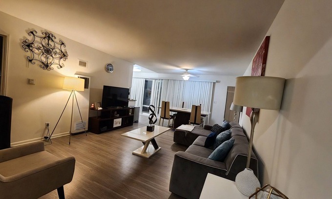 West Los Angeles House | Charming 2BR at Westside Village