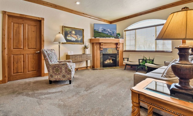 Zermatt Villa | Charming 2BR Midway Villa~Pool, Tubing, Skiing, Golfing Villa 2057-2