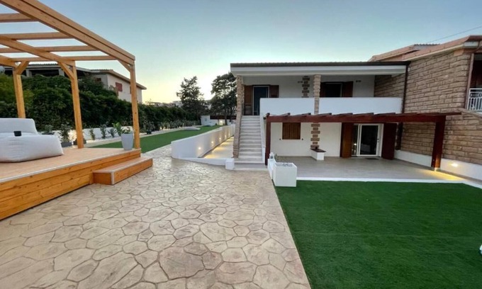 Siniscola Apartment | Charming 3-bedroom apartment in quaint S'Ena e Sa Chitta with large garden