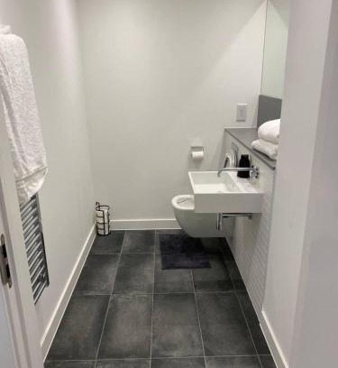 Abbey Wood Apartment | Charming 3-Bed Apartment in London