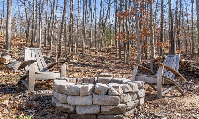 Kabletown House | Charming 3-bedroom house with firepit and game room in gorgeous Harpers Ferry