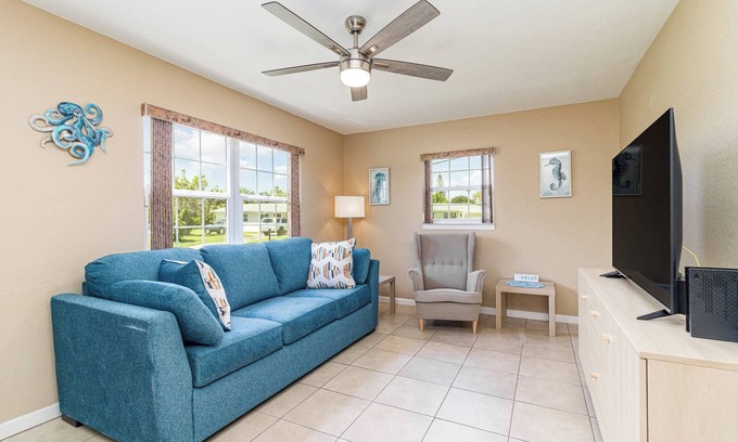 Tropic House | Charming 3-bedroom house mins from beach and USSSA Complex
