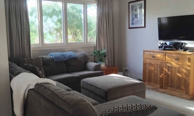 Napier House | Charming 3-bedroom house walking distance to the wonderful Napier, marine parade