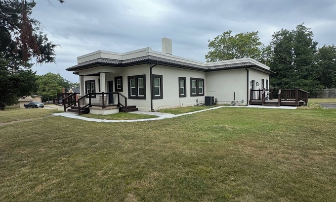 Vinita House | Charming 3-bedroom house in Vinita which in a 20 minute drive to Grand Lake!