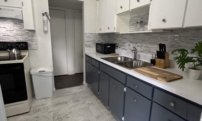 Sun Bay South House | Charming 3-Bedroom Retreat - Sun Bay Getaway