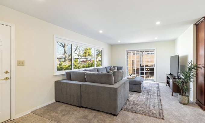 Simi Valley House | Charming 3-bedroom house with AC and WiFi in Simi Valley