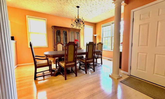 Dayton House | Charming 3-Bedroom, Walk To Downtown, Minutes To Airport/UD/WSU/MVH/KMH/WPAFB