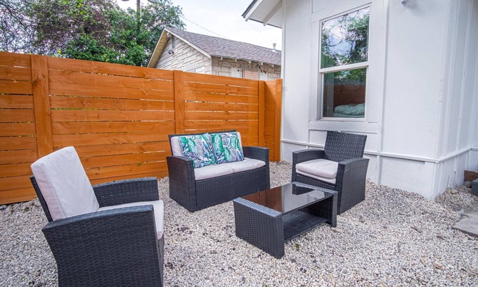 Eastside Promise Neighborhood Cottage | Charming 3br/1ba Close to Vibrant Downtown