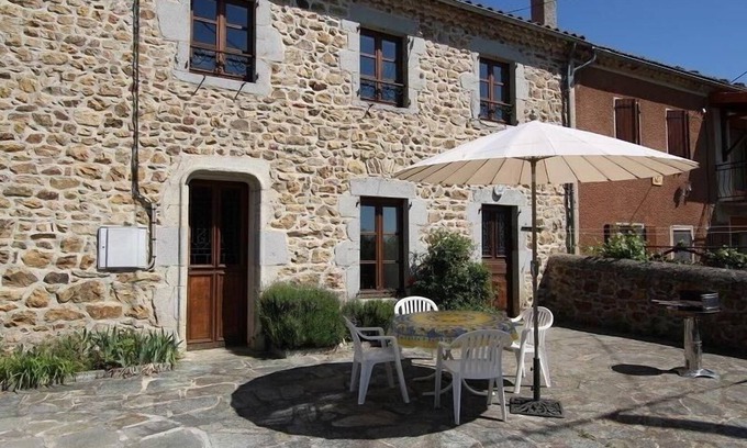 Ferrussac Cottage | Charming 3BR Apartment in Quiet Village with Private Courtyard