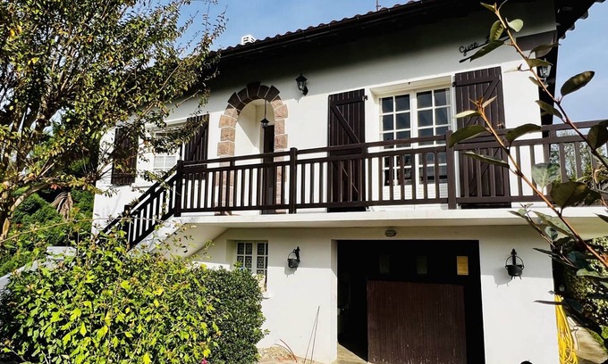 Cambo-les-Bains House | Charming 3BR House in Cambo-Les-Bains Center - Terrace, Garden, Pets Welcome, Internet Fiber