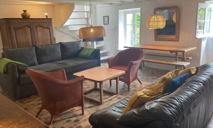 Locmaria House | Charming 3BR House with Garden near Beach – Sleeps 6, Pet-Friendly, WiFi, BBQ