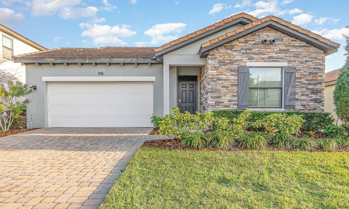 Haines City Resort | Charming 3BR Retreat w/Pool, Resort Perks & Easy Access to Orlando Attractions