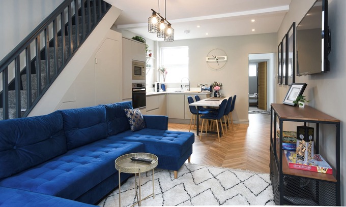 Portsmouth House | Charming 3BR Terrace House w/Garden*10min to Beach