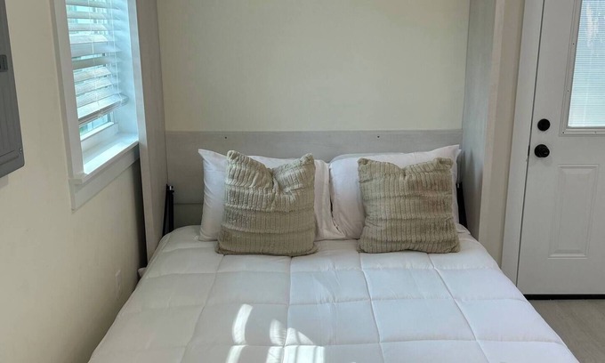 Fort Walton Beach House | Charming 4-bedroom house with fenced in backyard in enjoyable Fort Walton Beach