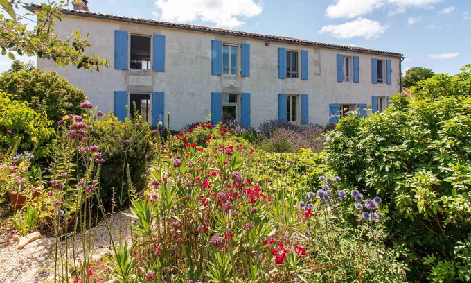 Macqueville House | Charming 4 bed country house with saltwater pool