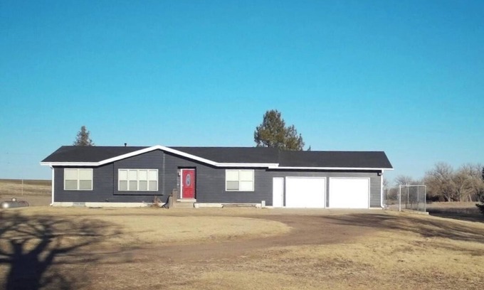 Sheridan County Other | Charming 4 bedroom, 3 bath Country Home. Just minutes from Town