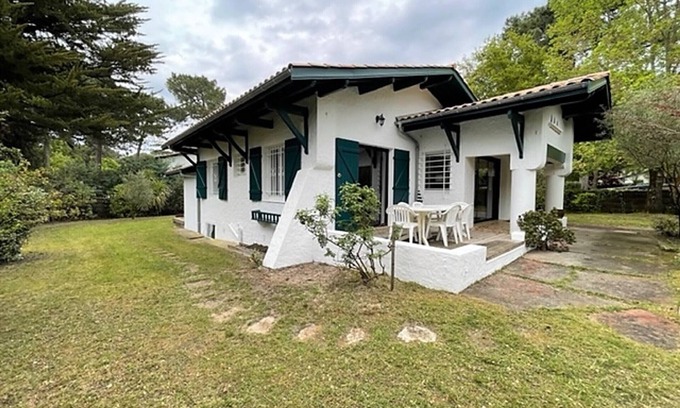 Pyla-sur-Mer Villa | Charming 4-Bedroom Beach House with Garden, 150m from the Shore