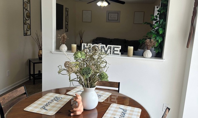 Huntcliff House | Charming 4-bedroom house with AC, WiFi in lovely Columbia